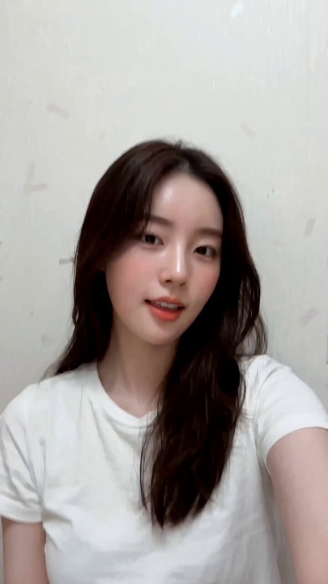 10초 숏폼·릴스용 핸드헬드 셀카 영상 생성 프롬프트 및 타임라인 연출 팁